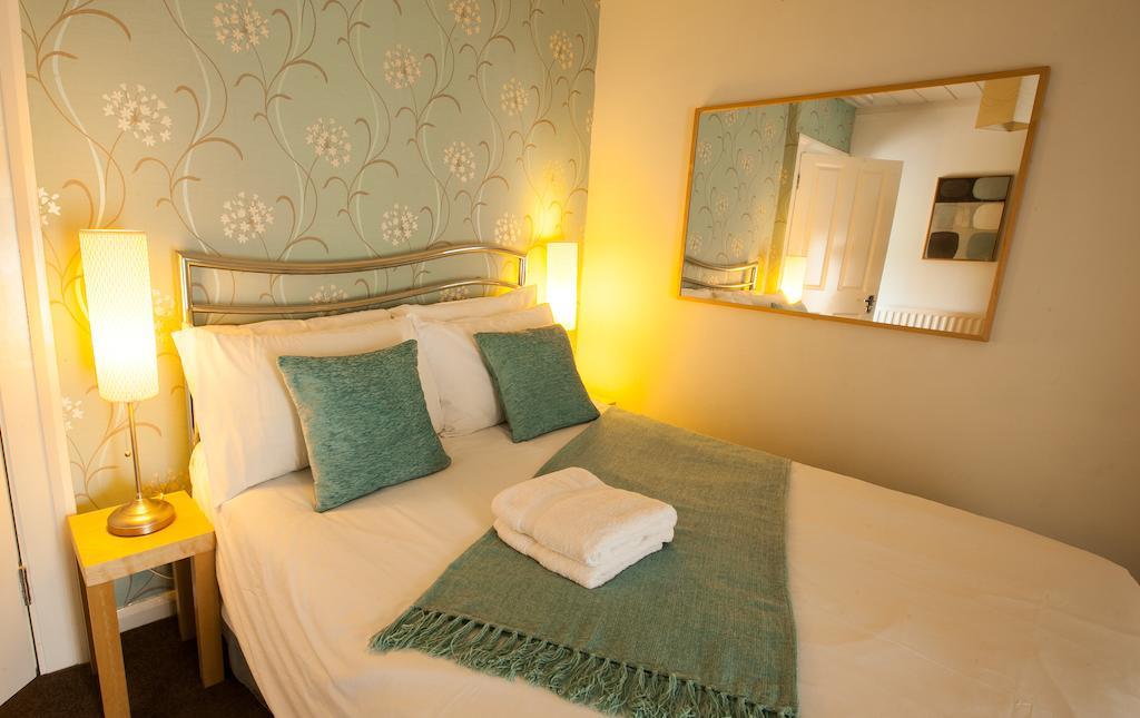 Hollybush Inn Greenhaugh Zimmer foto