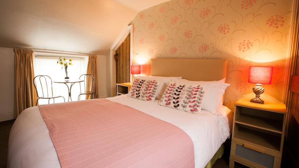 Hollybush Inn Greenhaugh Zimmer foto
