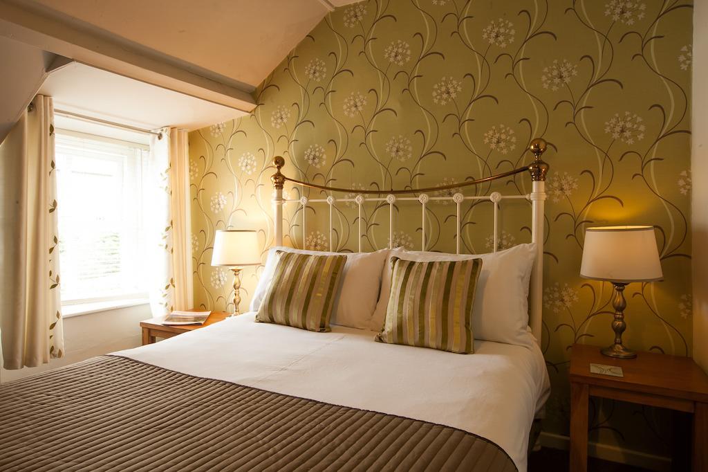 Hollybush Inn Greenhaugh Zimmer foto